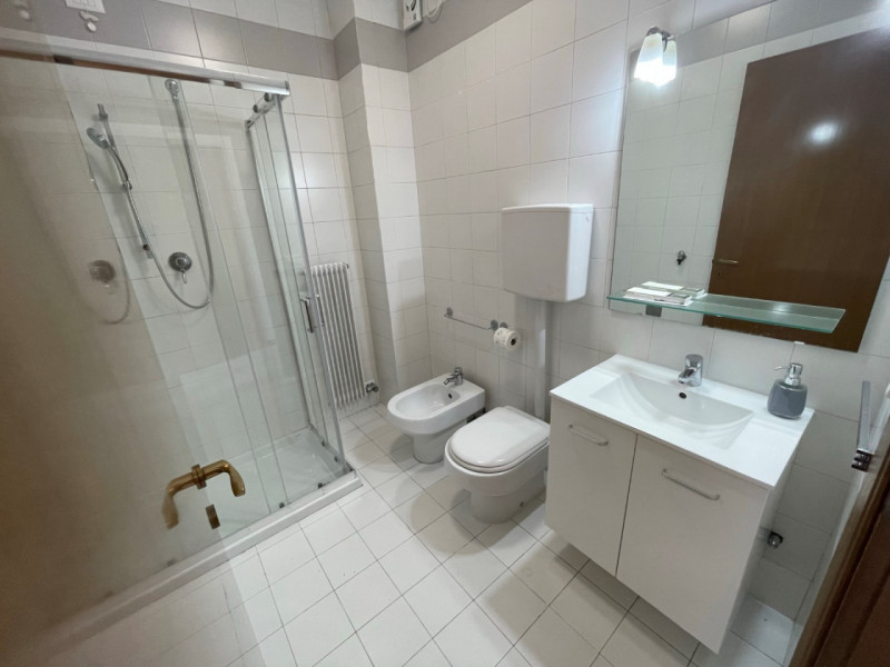 VICENZA EST: MINI APPARTAMENTO CON TERRAZZA ABITABILE E POSTO AUTO. SI VENDE LOCATO PER INVESTIME...