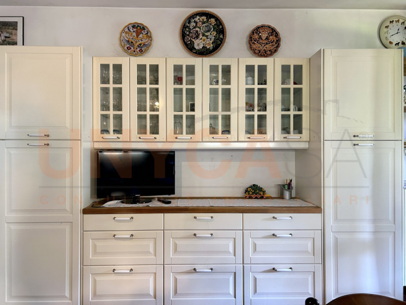 TEOLO - fraz. Treponti: proponiamo in vendita un'interessante porzione di bifamiliare. Situata ai...