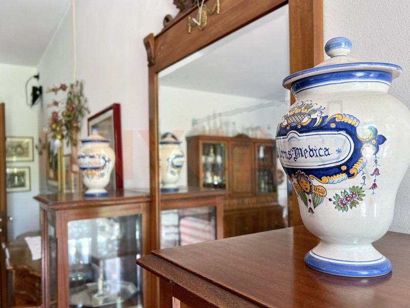 TEOLO - fraz. Treponti: proponiamo in vendita un'interessante porzione di bifamiliare. Situata ai...