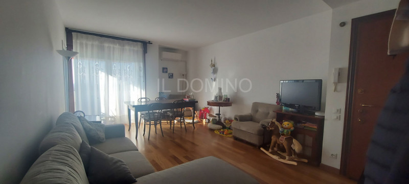 Sacra Famiglia, in centro del quartiere, comodo a tutti i servizi, supermercati, negozi e a breve...