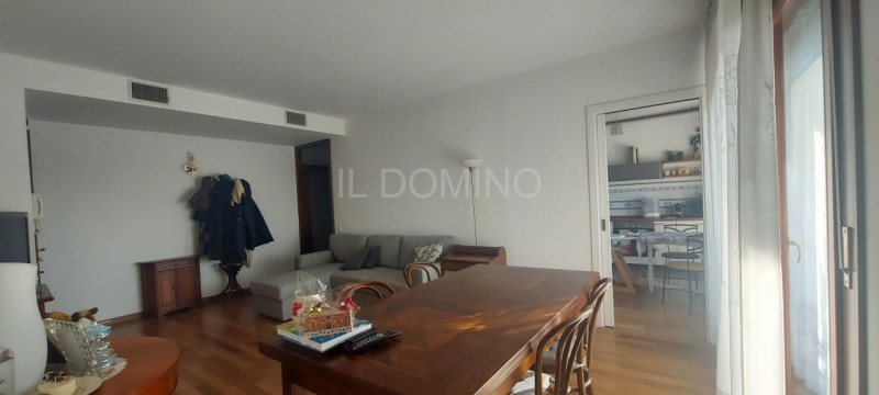 Sacra Famiglia, in centro del quartiere, comodo a tutti i servizi, supermercati, negozi e a breve...