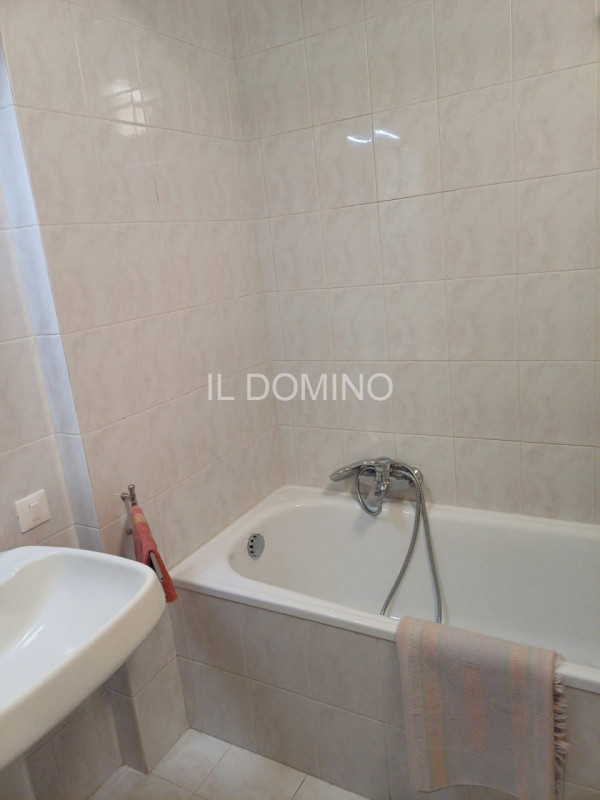 Sacra Famiglia, in centro del quartiere, comodo a tutti i servizi, supermercati, negozi e a breve...