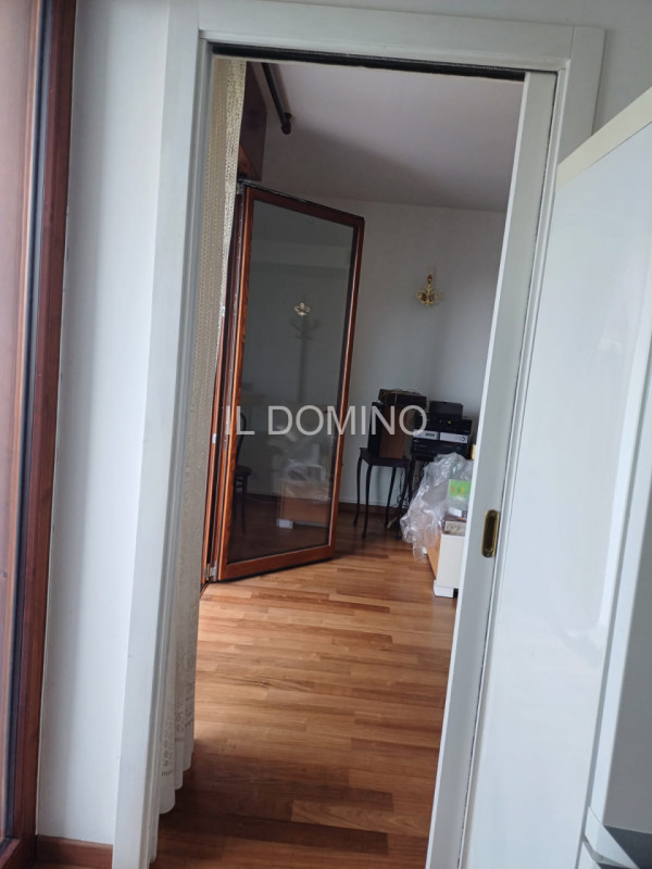 Sacra Famiglia, in centro del quartiere, comodo a tutti i servizi, supermercati, negozi e a breve...