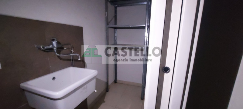 Vigonza Peraga in contesto commerciale direzionale proponiamo negozio di mq.110 circa + 35 mq di ...