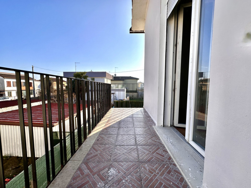 ABANO TERME - Nella tranquilla zona residenziale del quartiere San Lorenzo, proponiamo in vendita...