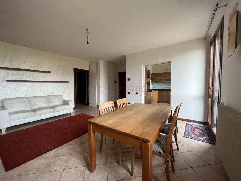 PIOVE DI SACCO CENTRO STORICO– APPARTAMENTO su 2 livelli posto al secondo ed ultimo piano in pala...