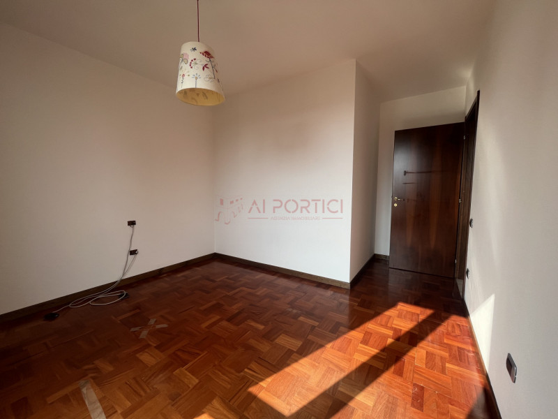 PIOVE DI SACCO CENTRO STORICO– APPARTAMENTO su 2 livelli posto al secondo ed ultimo piano in pala...