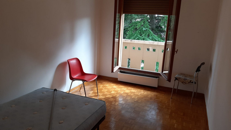 Arcella San Carlo - In ottimo contesto, comodo ad ogni tipo di servizio, ampio appartamento al te...