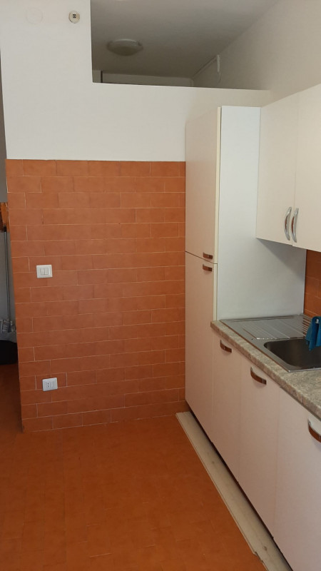 Arcella San Carlo - In ottimo contesto, comodo ad ogni tipo di servizio, ampio appartamento al te...