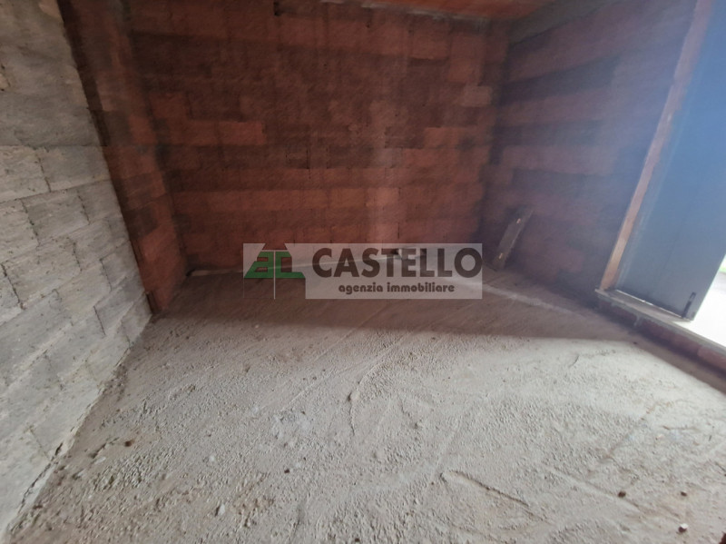 San Giorgio delle Pertiche bifamiliare AL GREZZO di ~170mq netti, con ~350mq di giardino/scoperto...