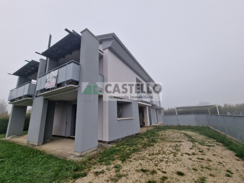 San Giorgio delle Pertiche bifamiliare AL GREZZO di ~170mq netti, con ~350mq di giardino/scoperto...