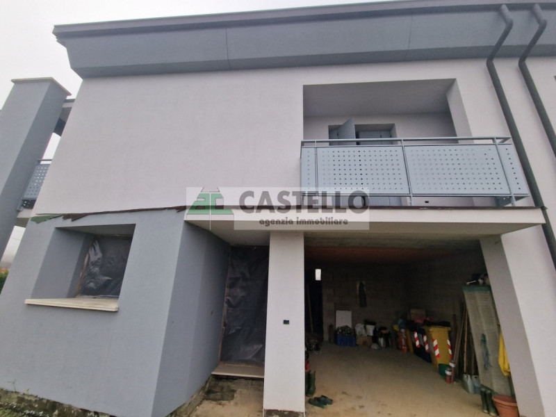 San Giorgio delle Pertiche bifamiliare AL GREZZO di ~170mq netti, con ~350mq di giardino/scoperto...