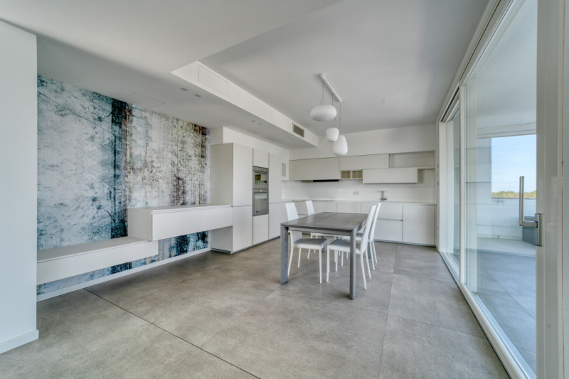 VIGONZA Zona Perarolo. ATTICO recentissimo, come nuovo, fra i più prestigiosi della zona di Vigon...