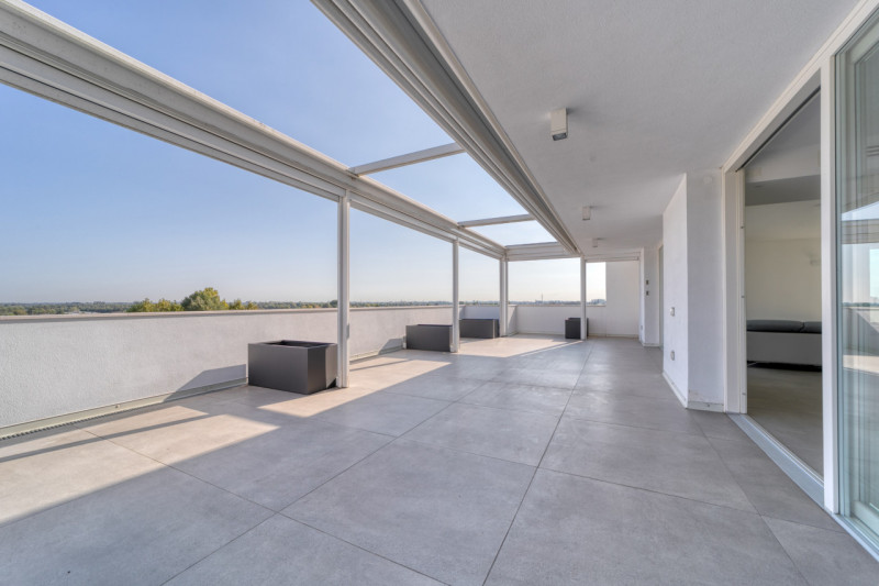 VIGONZA Zona Perarolo. ATTICO recentissimo, come nuovo, fra i più prestigiosi della zona di Vigon...