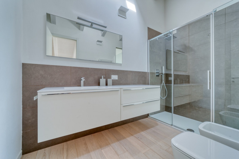 VIGONZA Zona Perarolo. ATTICO recentissimo, come nuovo, fra i più prestigiosi della zona di Vigon...