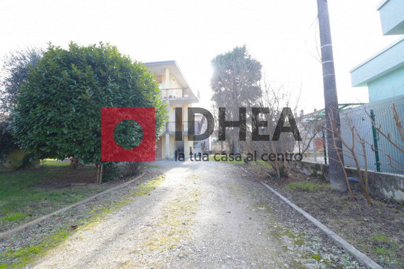 FONTANE-VILLORBA

"""RIFERIMENTO APV20"""

Proponiamo in vendita questo appartamento spazioso con...