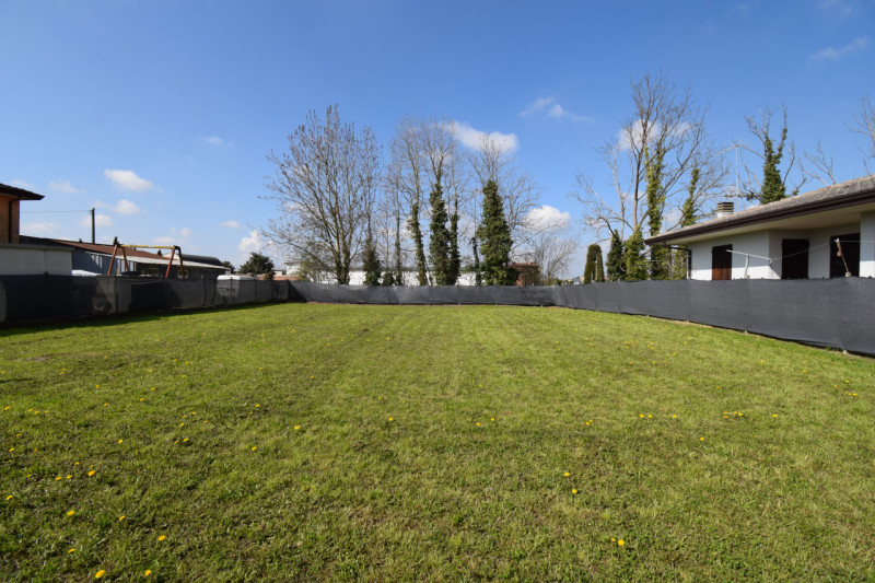 Bojon di CAMPOLONGO MAGGIORE - Proponiamo in vendita TERRENO EDIFICABILE residenziale situato nel...