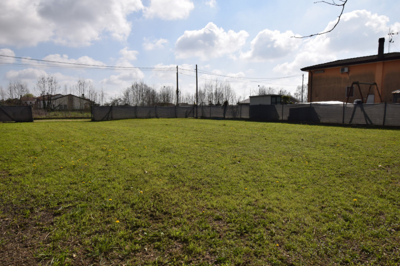 Bojon di CAMPOLONGO MAGGIORE - Proponiamo in vendita TERRENO EDIFICABILE residenziale situato nel...