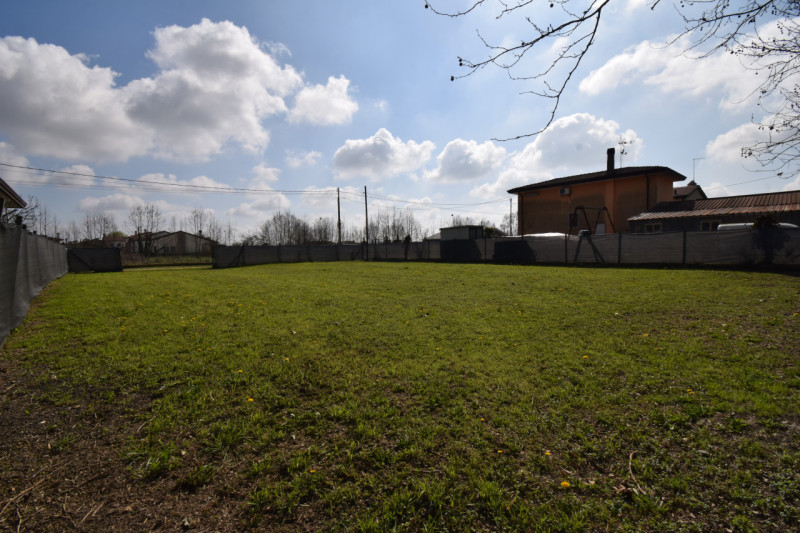 Bojon di CAMPOLONGO MAGGIORE - Proponiamo in vendita TERRENO EDIFICABILE residenziale situato nel...