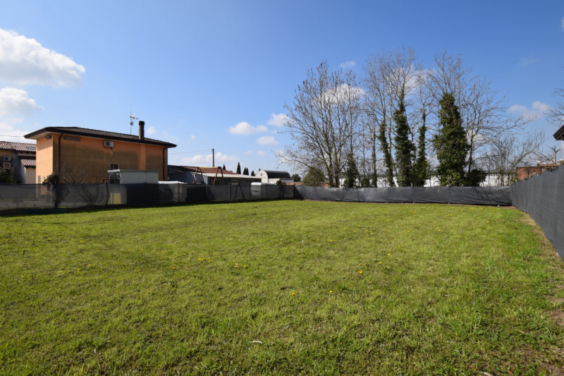 Bojon di CAMPOLONGO MAGGIORE - Proponiamo in vendita TERRENO EDIFICABILE residenziale situato nel...