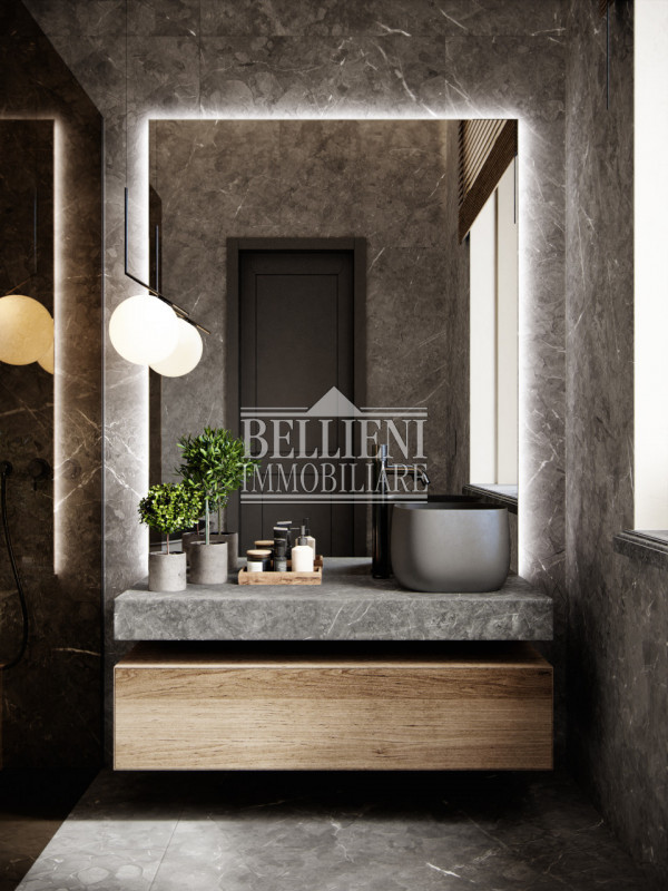 Nel pieno centro storico di Vicenza sono in corso i lavori di ristrutturazione dell'antico ed ele...