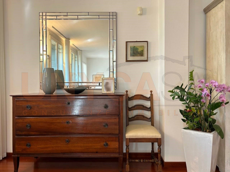 PADOVA - Montà: eleganza e funzionalità si incontrano in questa raffinata porzione di bifamiliare...