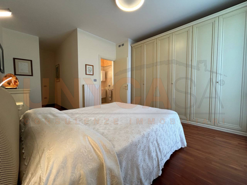 PADOVA - Montà: eleganza e funzionalità si incontrano in questa raffinata porzione di bifamiliare...