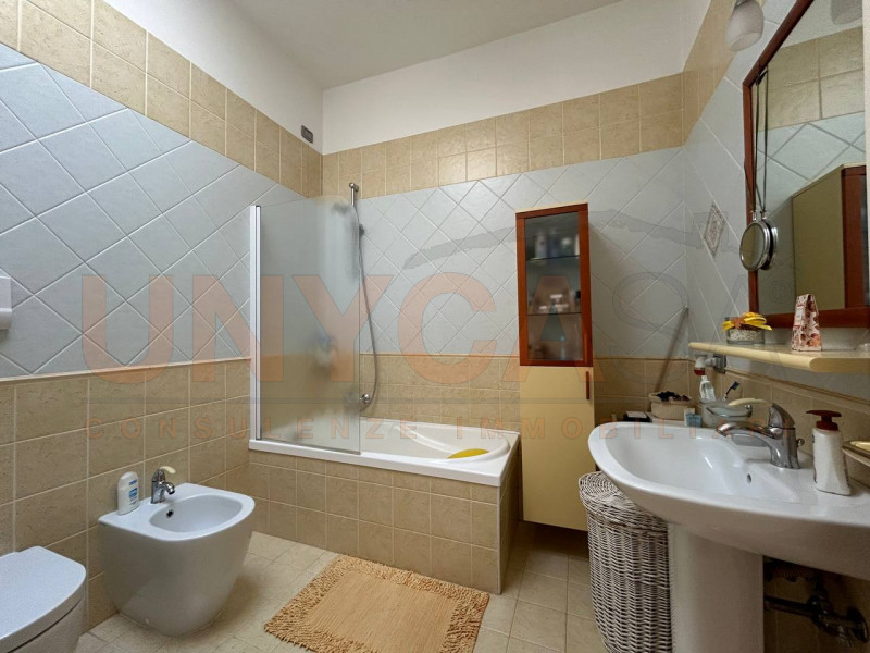 PADOVA - Montà: eleganza e funzionalità si incontrano in questa raffinata porzione di bifamiliare...