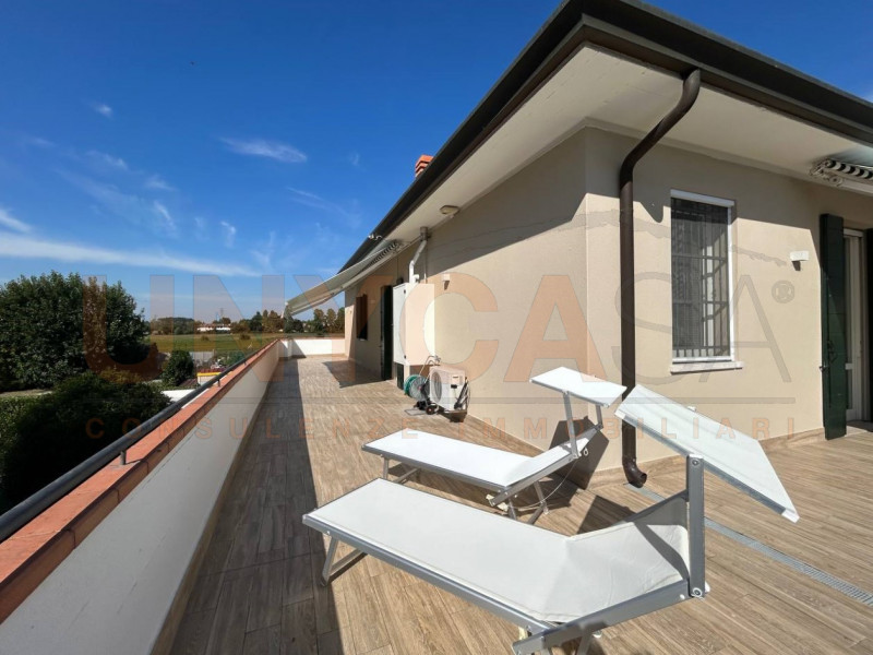 PADOVA - Montà: eleganza e funzionalità si incontrano in questa raffinata porzione di bifamiliare...