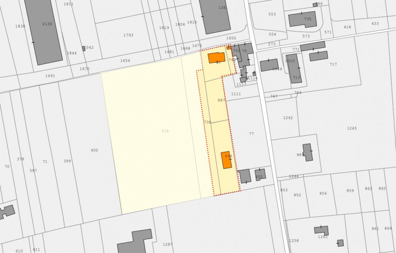 Area ad uso piazzale di deposito di circa 6.000 mq con magazzino commerciale, tettoie e abitazion...
