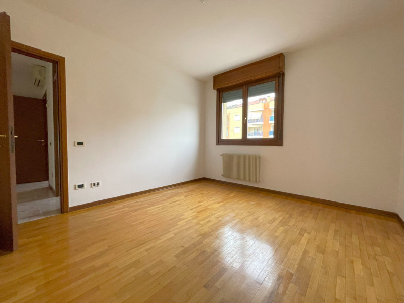 Mestrino Centro: proponiamo in locazione appartamento sito in centro a Mestrino comodo a tutti i ...