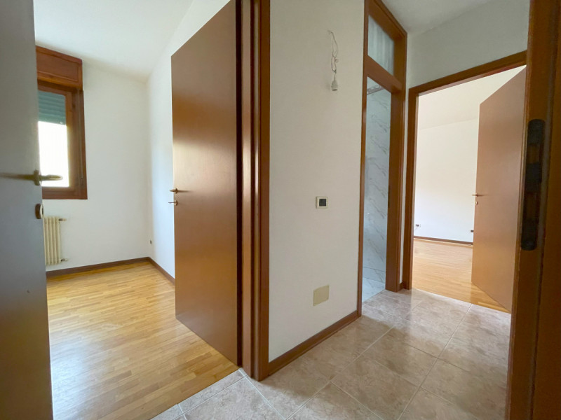 Mestrino Centro: proponiamo in locazione appartamento sito in centro a Mestrino comodo a tutti i ...