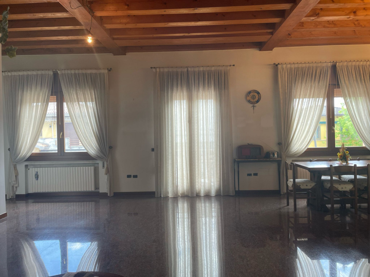 Spazioso Appartamento in Vendita a Montegrotto Terme https://images.gestionaleimmobiliare.it/foto/annunci/231004/3497319/1280x1280/005__immagine_whatsapp_2025-04-24_ore_11_58_41_2bae9b52.jpg