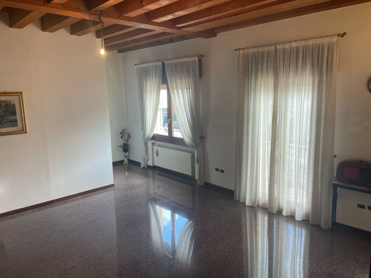 Spazioso Appartamento in Vendita a Montegrotto Terme https://images.gestionaleimmobiliare.it/foto/annunci/231004/3497319/1280x1280/007__immagine_whatsapp_2025-04-24_ore_11_58_44_12099503.jpg