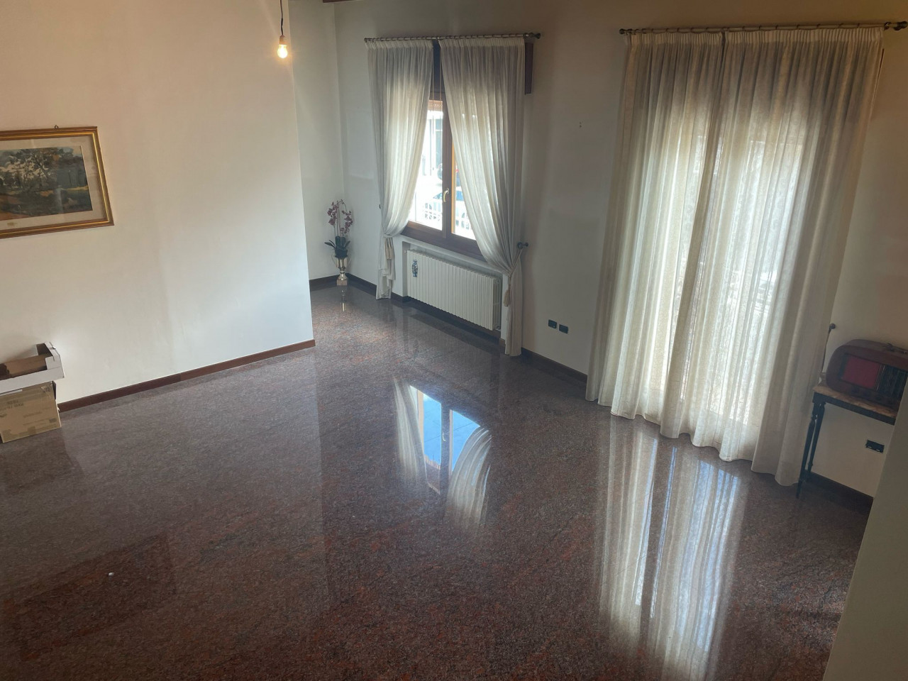 Spazioso Appartamento in Vendita a Montegrotto Terme https://images.gestionaleimmobiliare.it/foto/annunci/231004/3497319/1280x1280/008__immagine_whatsapp_2025-04-24_ore_11_58_44_27bc69c2.jpg