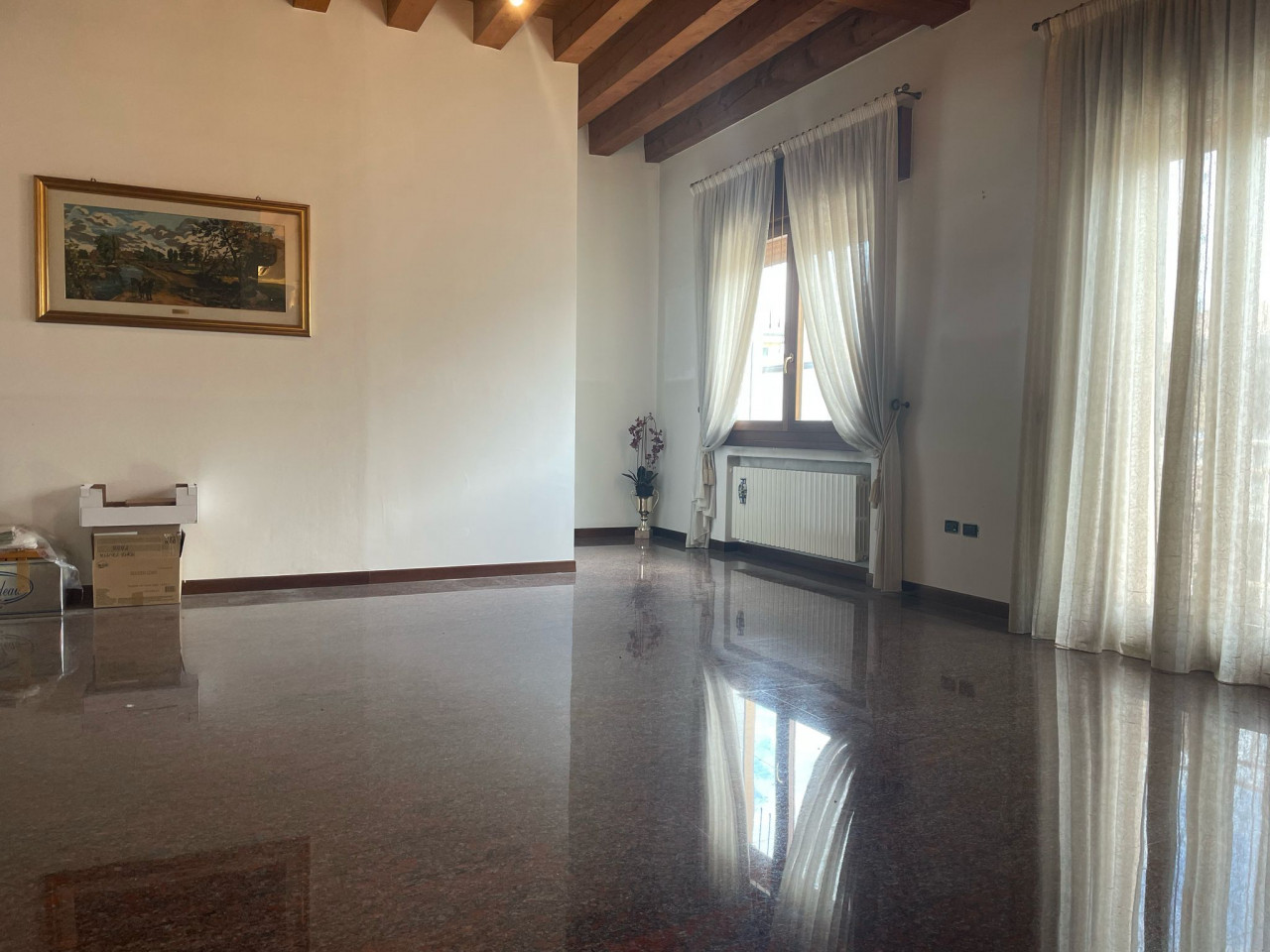 Spazioso Appartamento in Vendita a Montegrotto Terme https://images.gestionaleimmobiliare.it/foto/annunci/231004/3497319/1280x1280/009__immagine_whatsapp_2025-04-24_ore_11_58_44_87bf082a.jpg