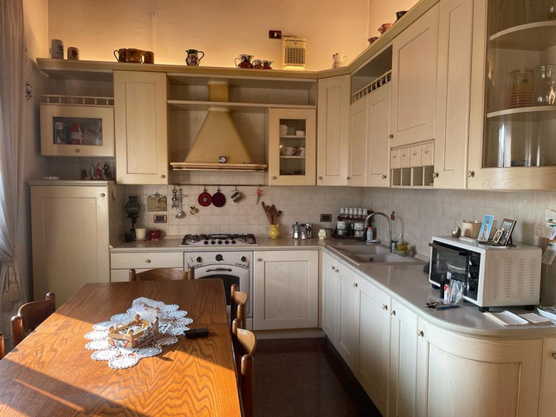 Riferimento Agenzia R541 - Situato nel cuore di Montegrotto Terme, precisamente in Corso delle Te...