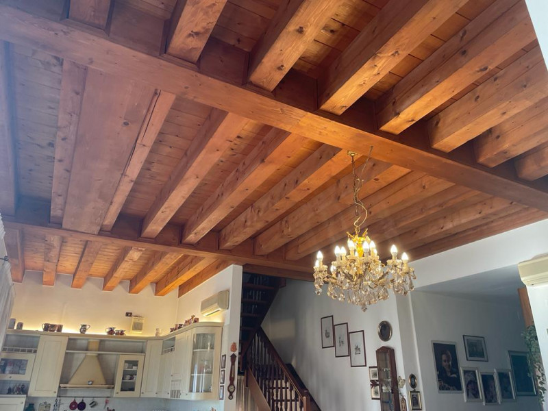 Riferimento Agenzia R541 - Situato nel cuore di Montegrotto Terme, precisamente in Corso delle Te...