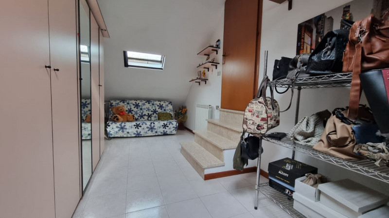 Oggi vi proponiamo un'abitazione indipendente abitabile da subito al prezzo di un appartamento

T...