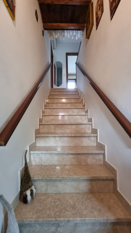 Oggi vi proponiamo un'abitazione indipendente abitabile da subito al prezzo di un appartamento

T...