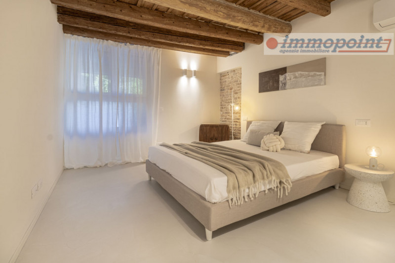 Bassano del Grappa - centro storico - a due passi dalle piazze, spazioso appartamento al piano te...