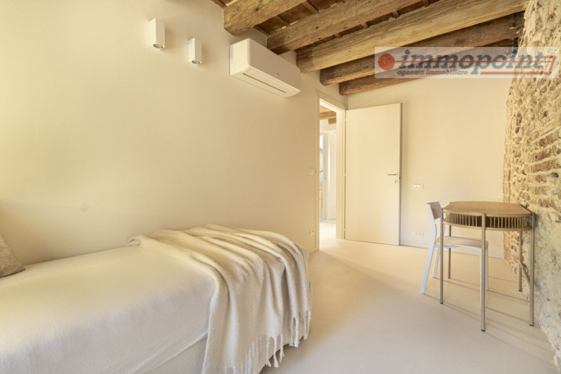 Bassano del Grappa - centro storico - a due passi dalle piazze, spazioso appartamento al piano te...