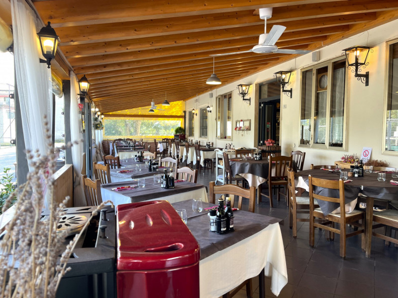 POJANA MAGGIORE: Cedesi avviata attività di ristorazione e bar con possibilità di esercizio in ot...