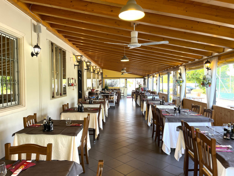 POJANA MAGGIORE: Cedesi avviata attività di ristorazione e bar con possibilità di esercizio in ot...