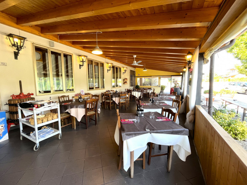 POJANA MAGGIORE: Cedesi avviata attività di ristorazione e bar con possibilità di esercizio in ot...