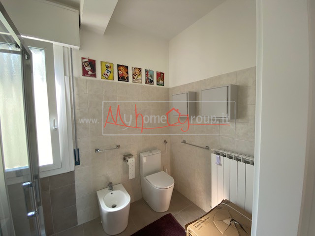 CHIESANUOVA: Stanza doppia ad uso singolo, per studenti universitari in appartamento condiviso. L...