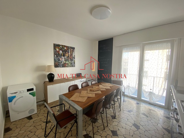 CHIESANUOVA: Stanza doppia ad uso singolo, per studenti universitari in appartamento condiviso. L...