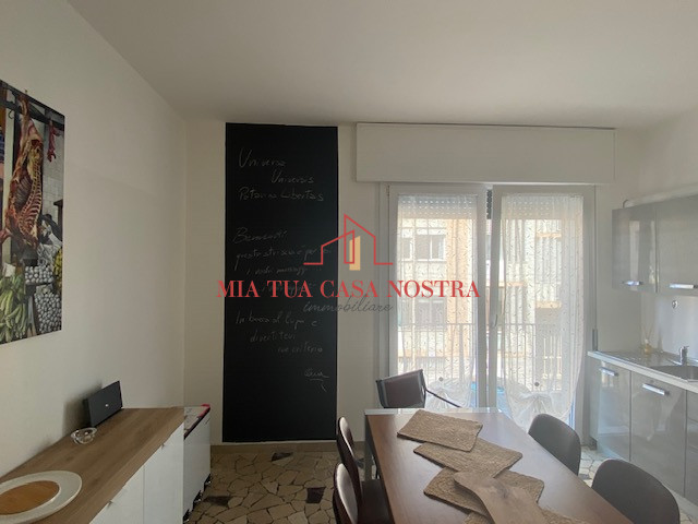 CHIESANUOVA: Stanza doppia ad uso singolo, per studenti universitari in appartamento condiviso. L...