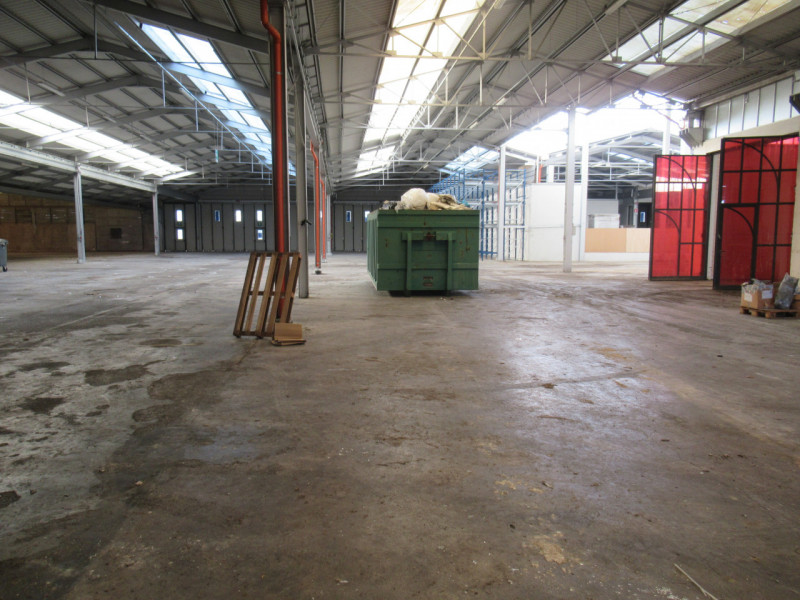 Per informazioni: 335/8345159. A Fontanelle (TV) in zona industriale proponiamo in vendita capann...