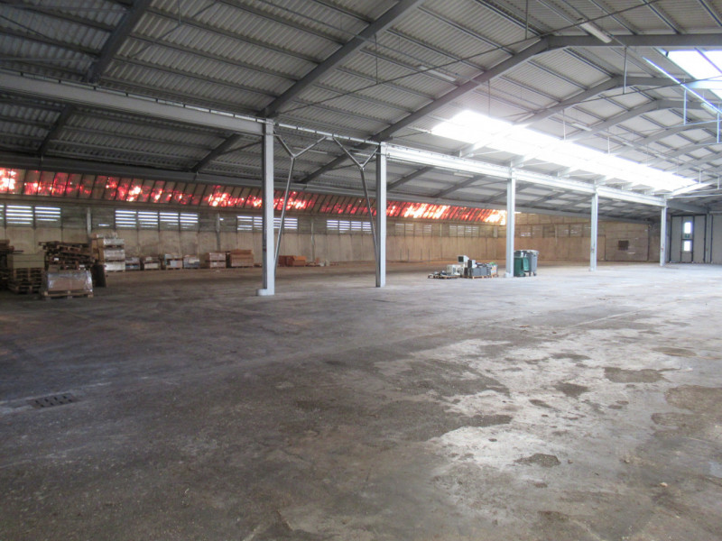 Per informazioni: 335/8345159. A Fontanelle (TV) in zona industriale proponiamo in vendita capann...